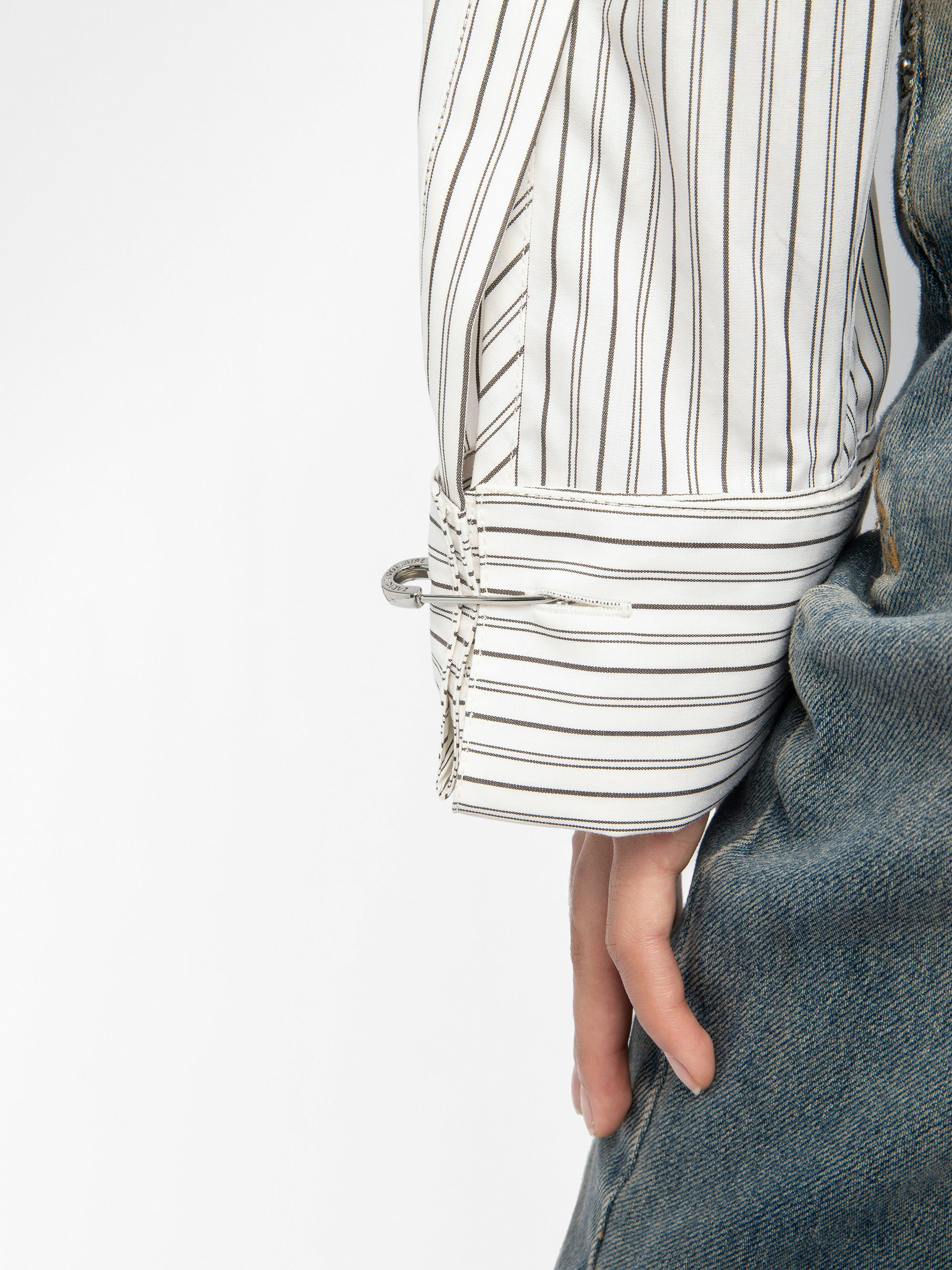 Morning Shirt - Loose shirt in striped poplin with back print.